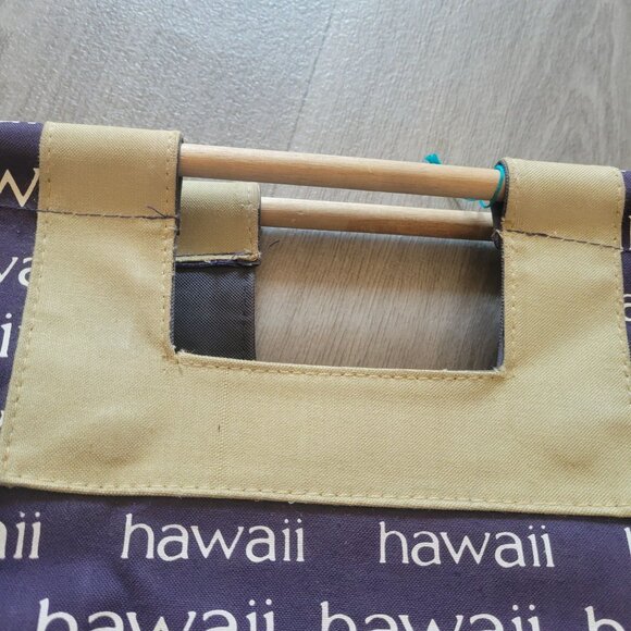 Hawaii Print Canvas Tote Bag With Bamboo Handles & Snap Closure - Picture 3 of 8